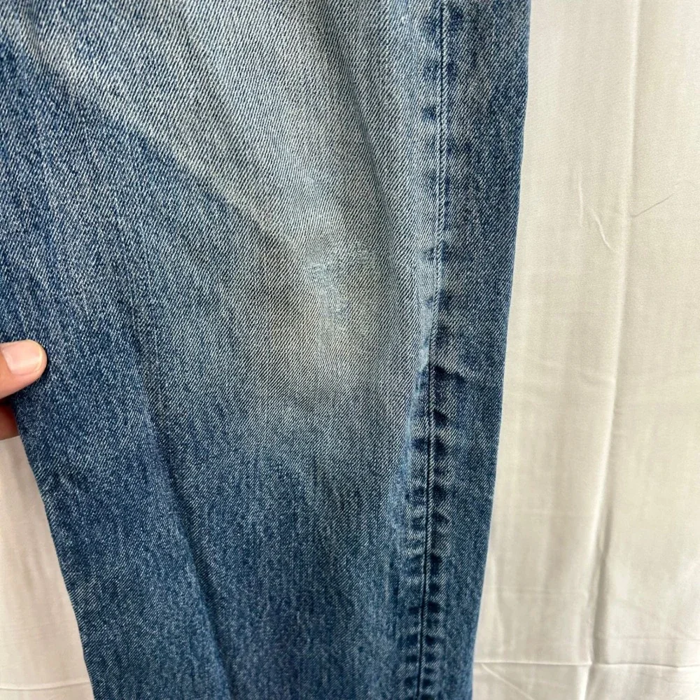 Levis note hard